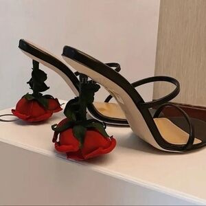 Rose heel shoes